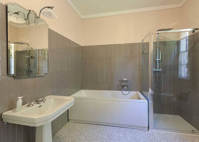 Villino San Remigio - Gracious With Pool & Views! Villa Verbania