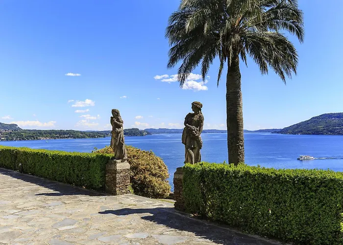 Villa Villino San Remigio - Gracious With Pool & Views! Verbania